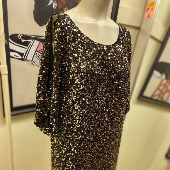 Aidan Mattox Black and Gold Midi Sequence Dress 10 - Picture 4 of 7